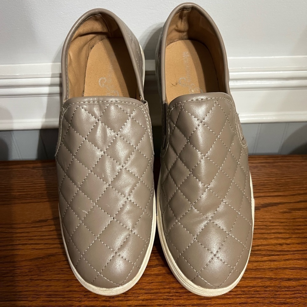 Mountain Sole Slip ons Sneakers